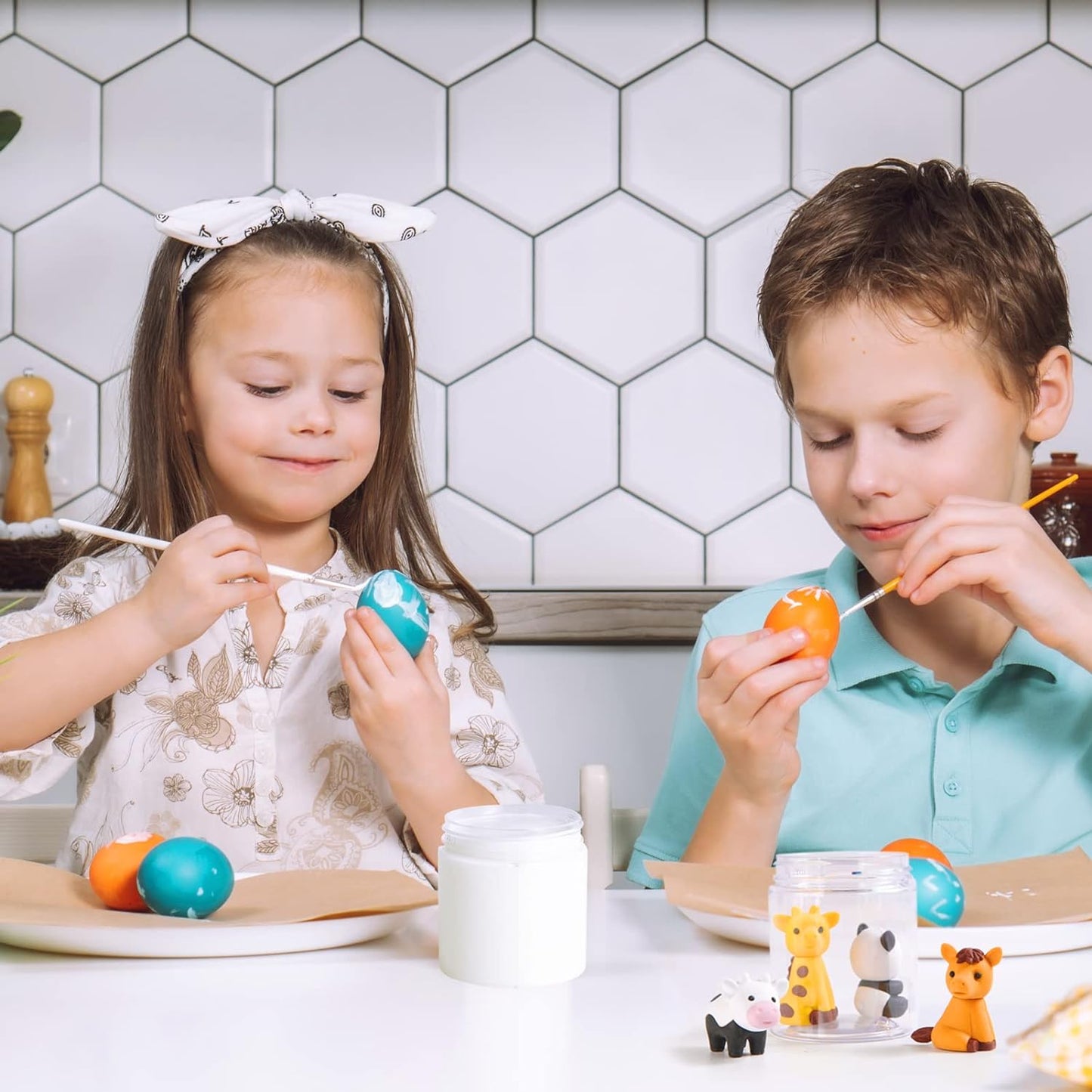 50 Pack 4 OZ Plastic Jars Round Clear Cosmetic Container with Black Lids, Eternal Moment Slime Jars for Lotion, Cream, Ointments, Makeup, Eye shadow, Rhinestone, Samples, Pot, Travel Storage