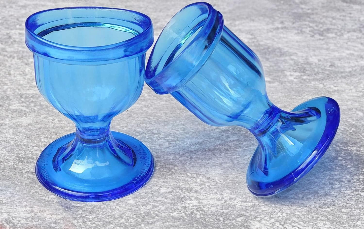 BlueCOLOR Eye Wash Cups with Storage Container- Eye Cups for Eye wash Shaped Rim for Eye Rinse, Cleansing, Remove Dust, Makeup & Irritants- Eye wash kit Set of 2 Eye Cup