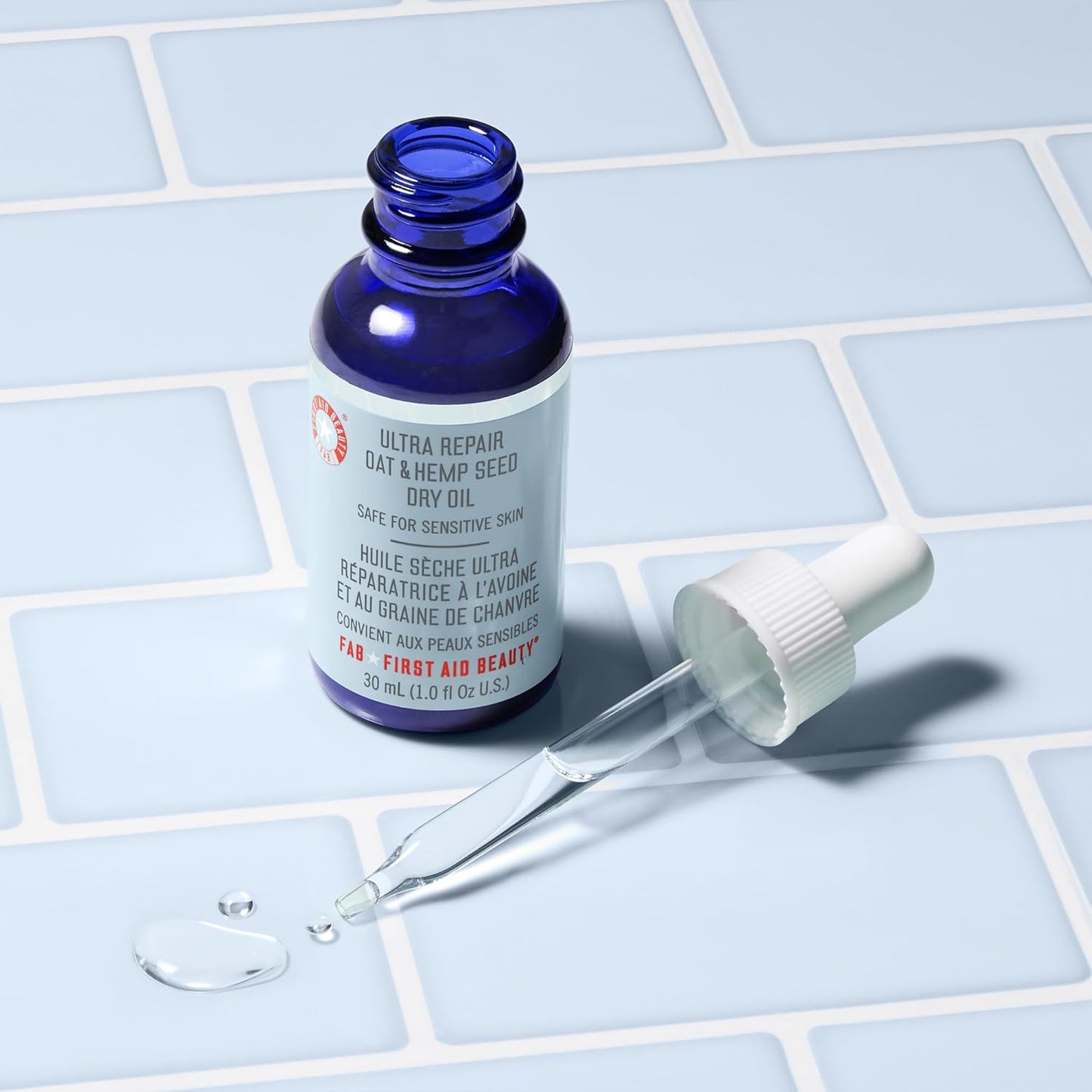 First Aid Beauty Ultra Repair Oat & Hemp Seed Oil – Hydrating, Non-Greasy Facial Oil with Arnica & Colloidal Oatmeal for Redness Relief – Calms Dry, Distressed Skin – Fragrance Free, 1 oz