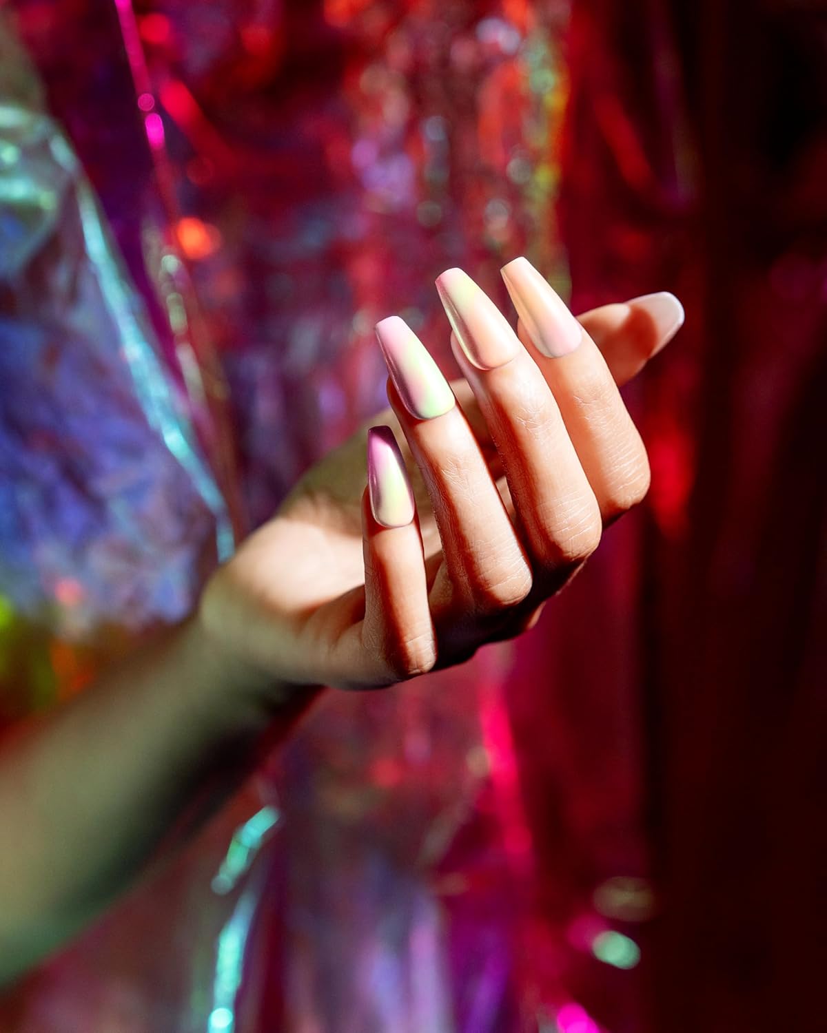 Gelish Chrome Stix, Chrome Nail Powder, Nail Art for Stunning Metallic Finish, Long-Lasting, Easy Application, Perfect for Professional and At-Home Use (Red Glazed, 0.5g)